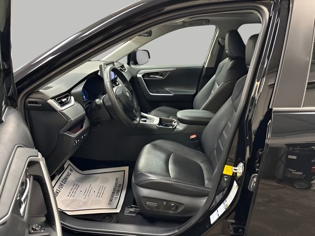 Used 2019 Toyota RAV4 Limited image 9