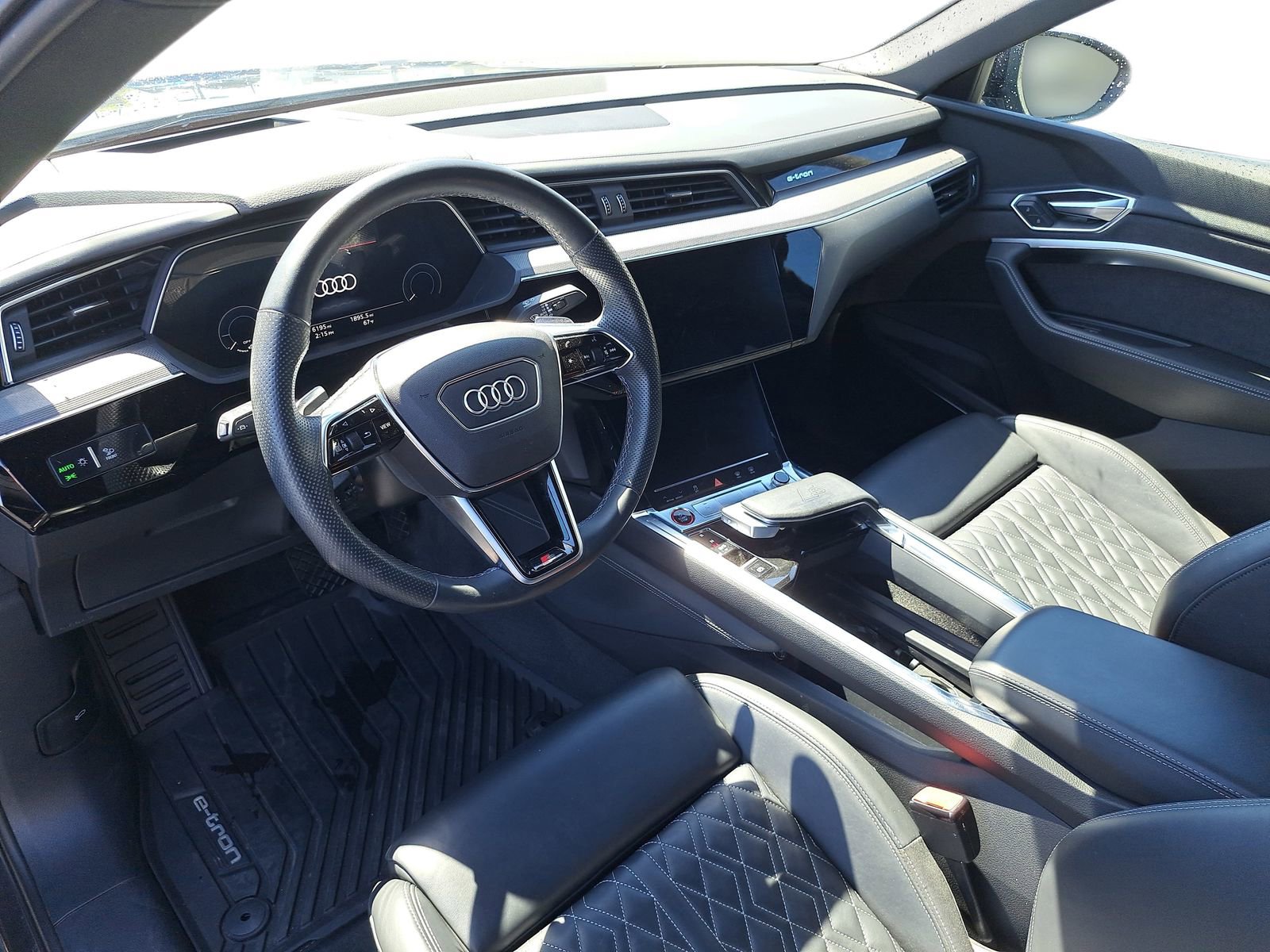 Used 2023 Audi e-tron S Prestige w/ Prestige Package image 5