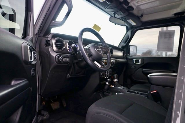 Used 2021 Jeep Gladiator Willys image 15