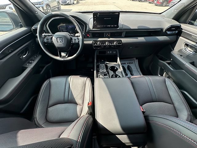 Used 2025 Honda Pilot Black Edition image 21