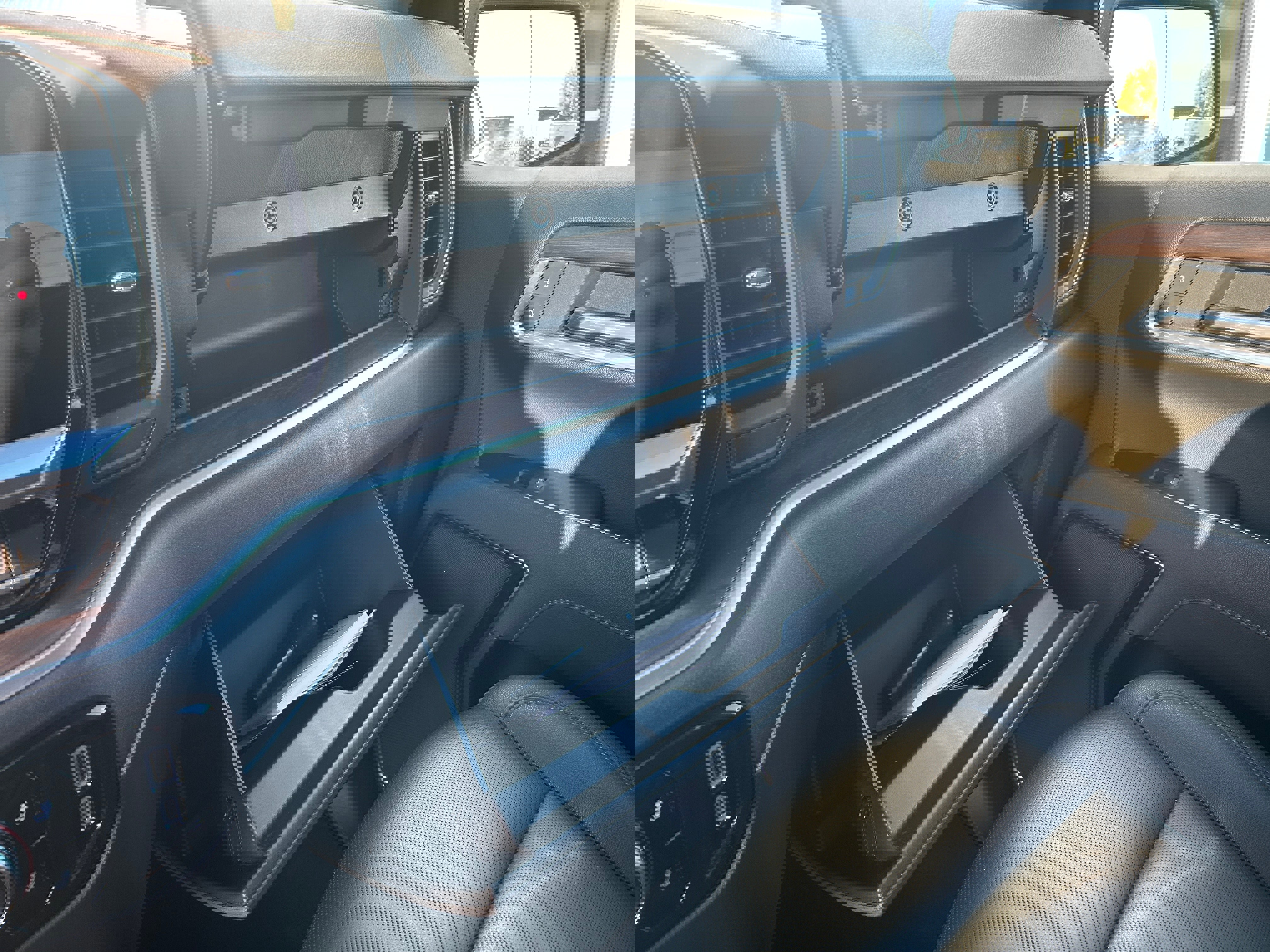 Used 2025 GMC Sierra 1500 SLT image 27