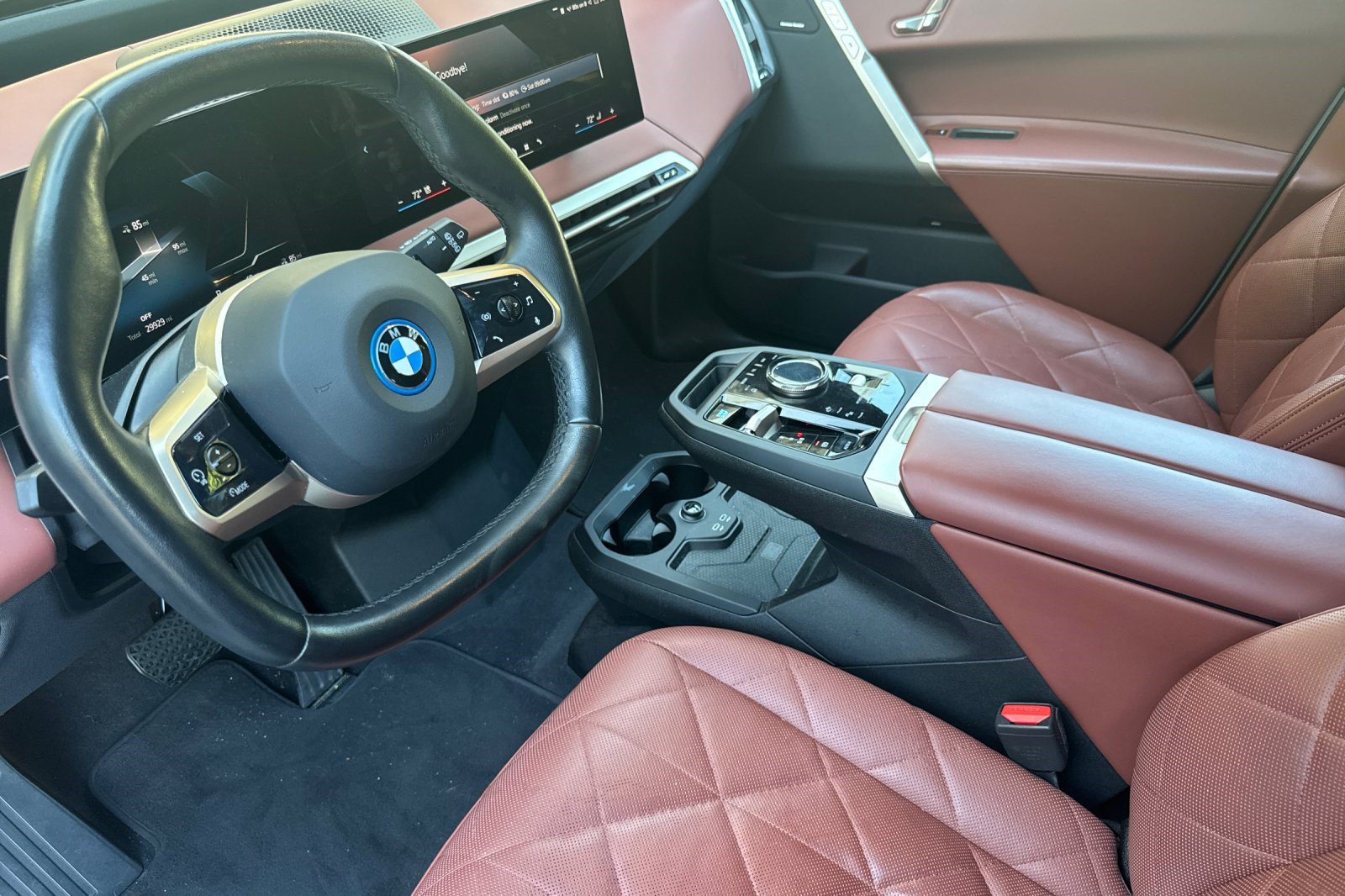 Used 2024 BMW iX xDrive50 w/ Sport Package AWD/4WD image 11