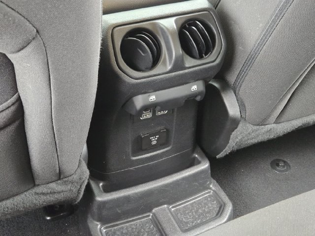 Used 2023 Jeep Wrangler Unlimited Rubicon 4xe w/ Cold Weather Group AWD/4WD image 33