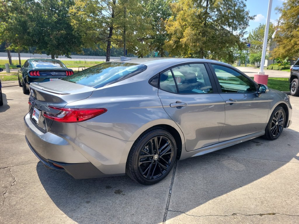 Used 2026 Toyota Camry SE w/ Convenience Package FWD image 7