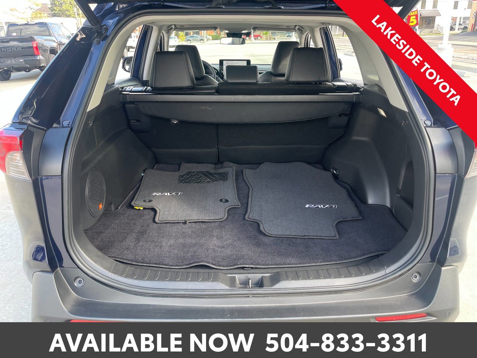 Used 2023 Toyota RAV4 XLE Premium image 14