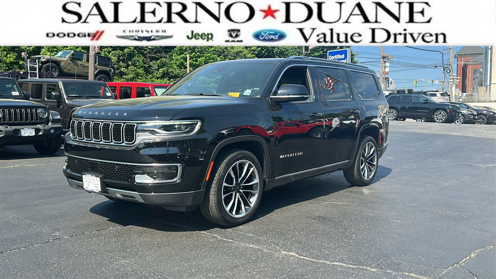 Certified 2022 Jeep Wagoneer Series III w/ Premium Group I AWD/4WD image 1