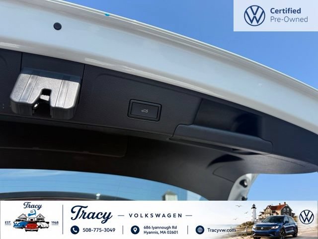 Certified 2026 Volkswagen Atlas Cross Sport SEL R-Line AWD/4WD image 9