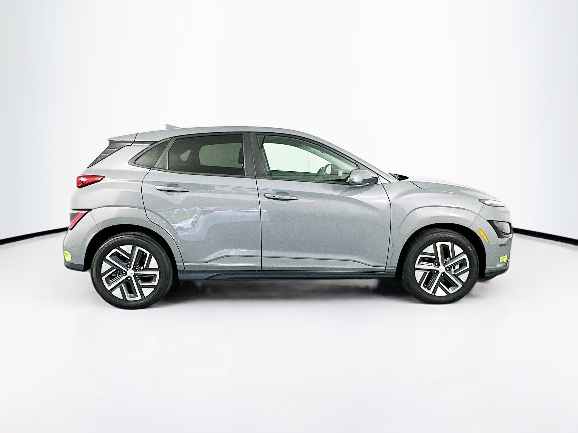 Used 2023 Hyundai Kona SE w/ Cargo Package image 10