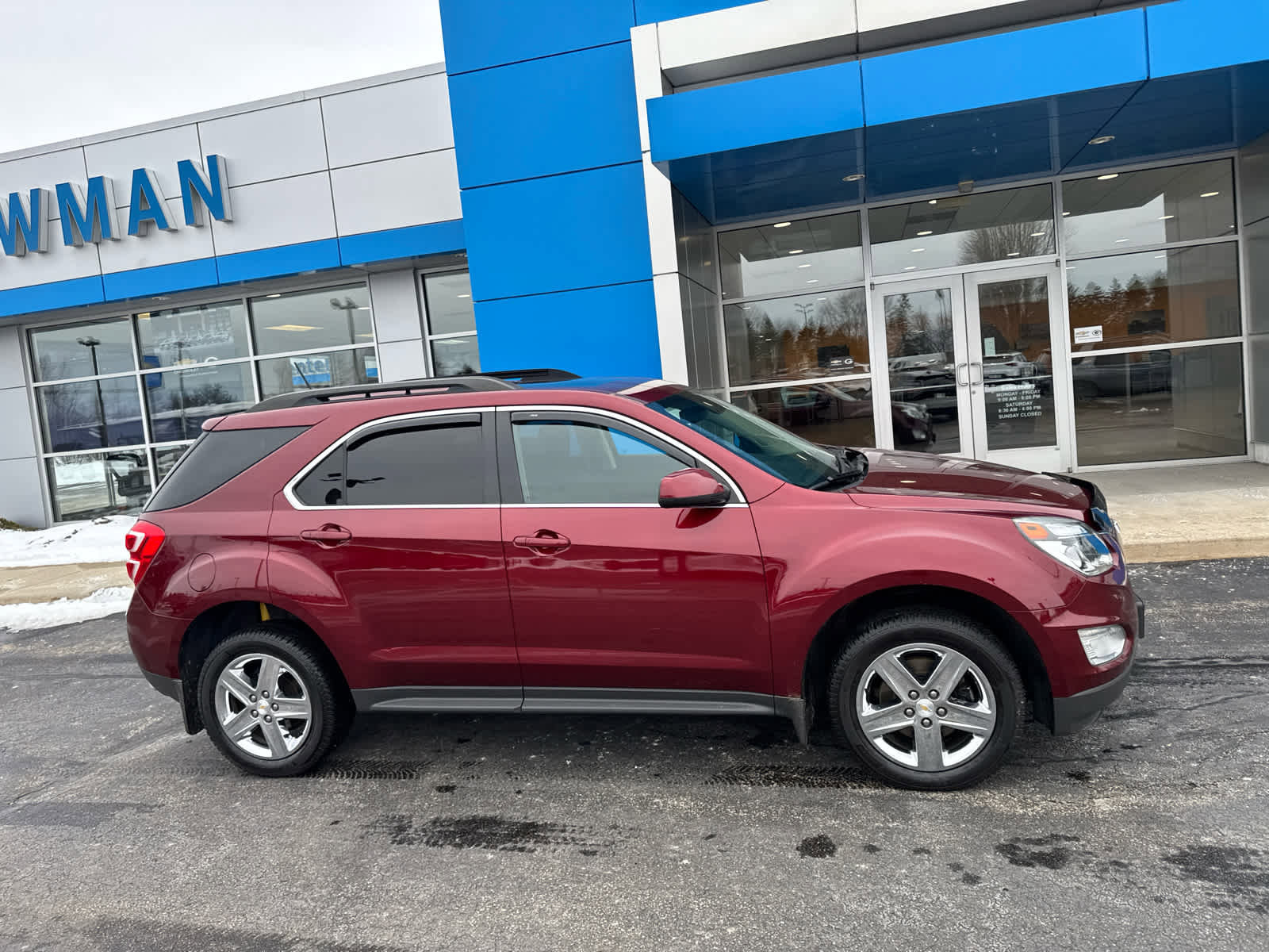 Used 2016 Chevrolet Equinox LT w/ Convenience Package image 2
