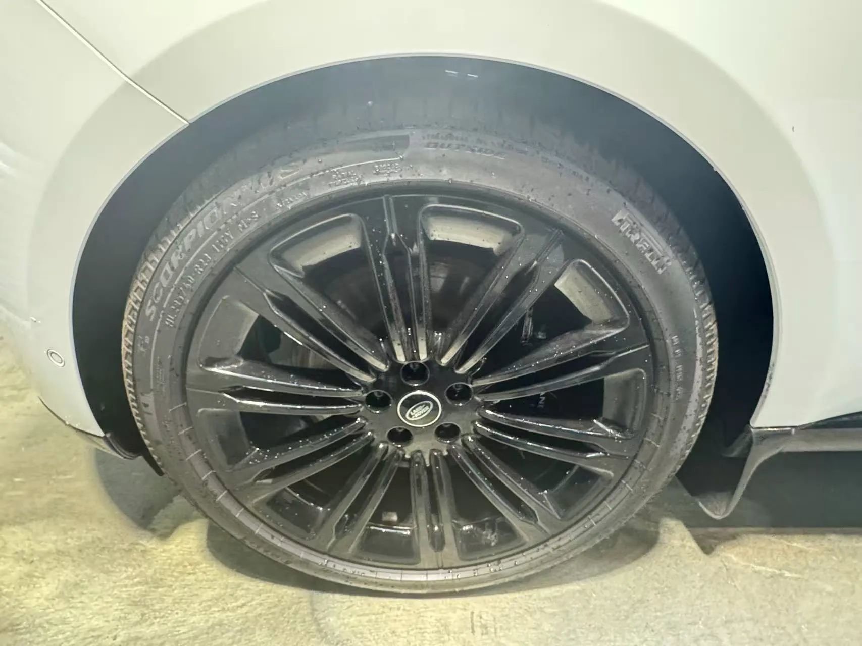 Used 2025 Land Rover Range Rover Long Wheelbase SE image 23