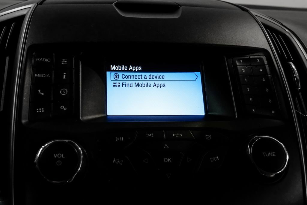 Used 2019 Ford Edge SE image 26