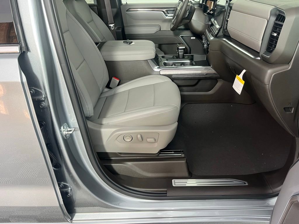 New 2026 Chevrolet Silverado 1500 LTZ w/ LTZ Premium Package image 13