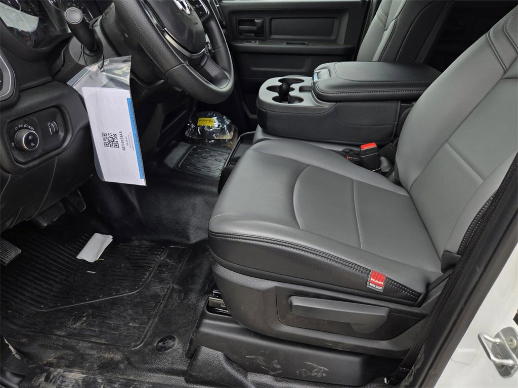 New 2025 RAM 3500 Tradesman w/ Chrome Appearance Group image 19