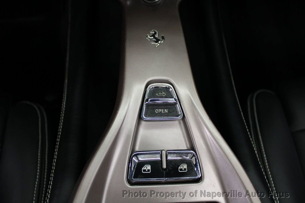 Used 2013 Ferrari California image 22