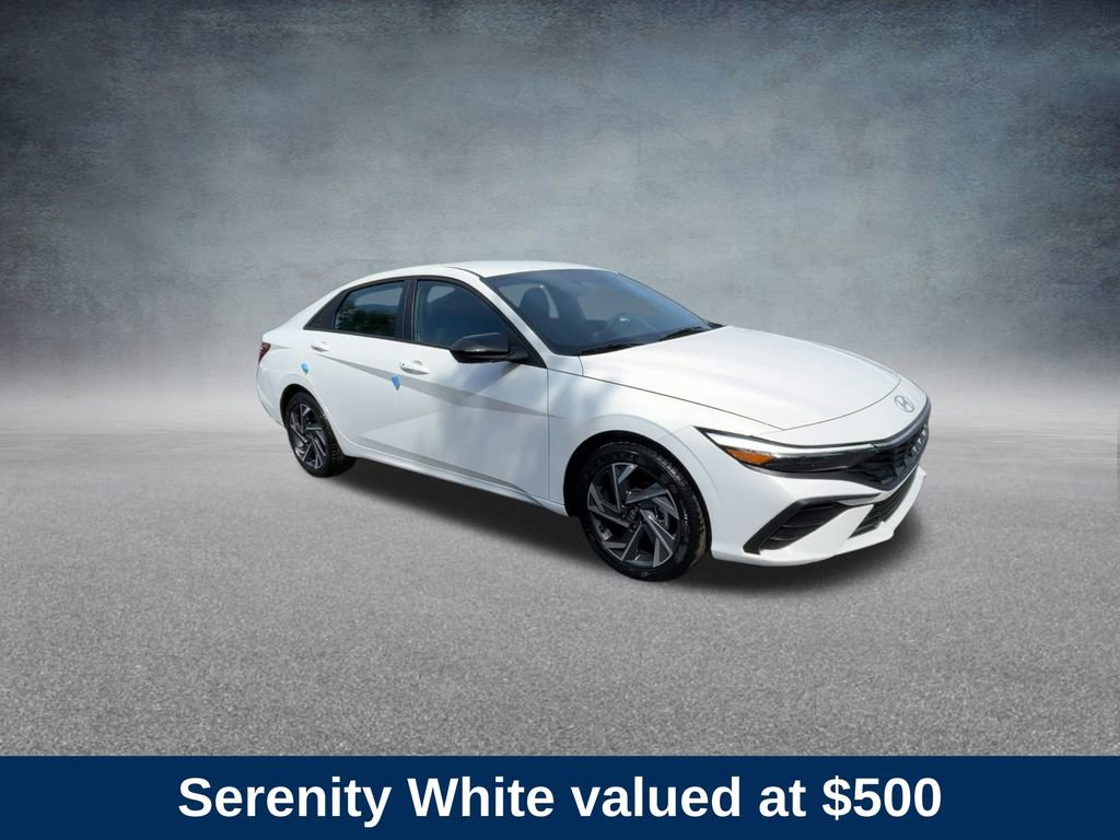 Used 2025 Hyundai Elantra Sport image 2