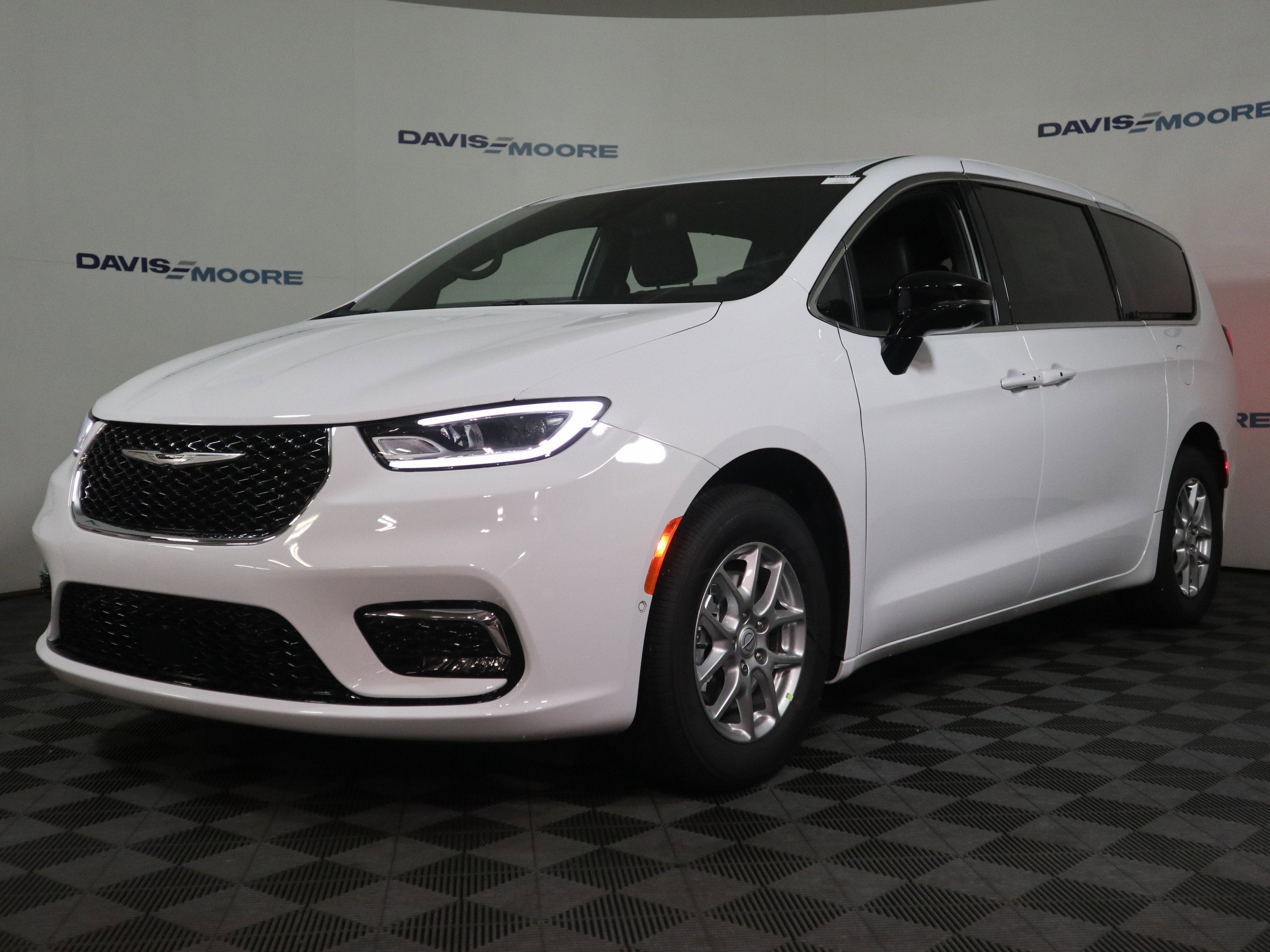 New 2026 Chrysler Pacifica Select image 12