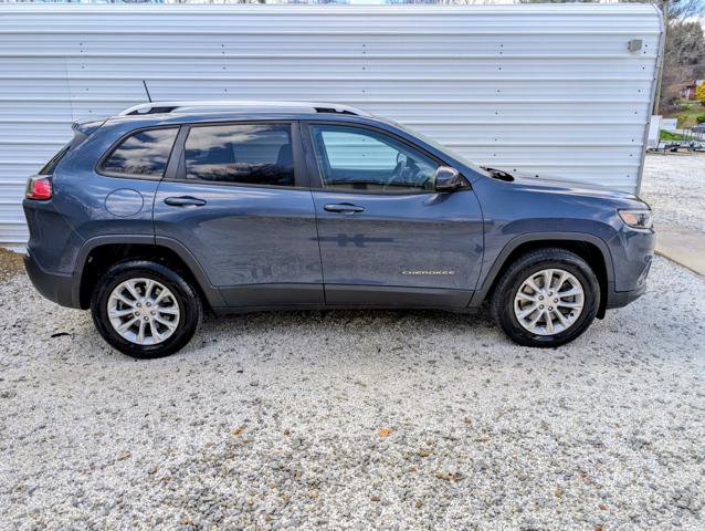 Used 2020 Jeep Cherokee Latitude AWD/4WD image 2