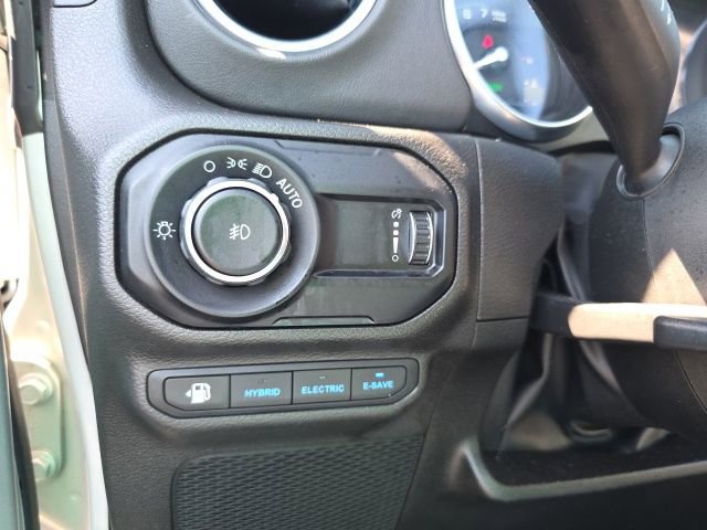 Used 2023 Jeep Wrangler Unlimited Sahara w/ Cold Weather Group image 16