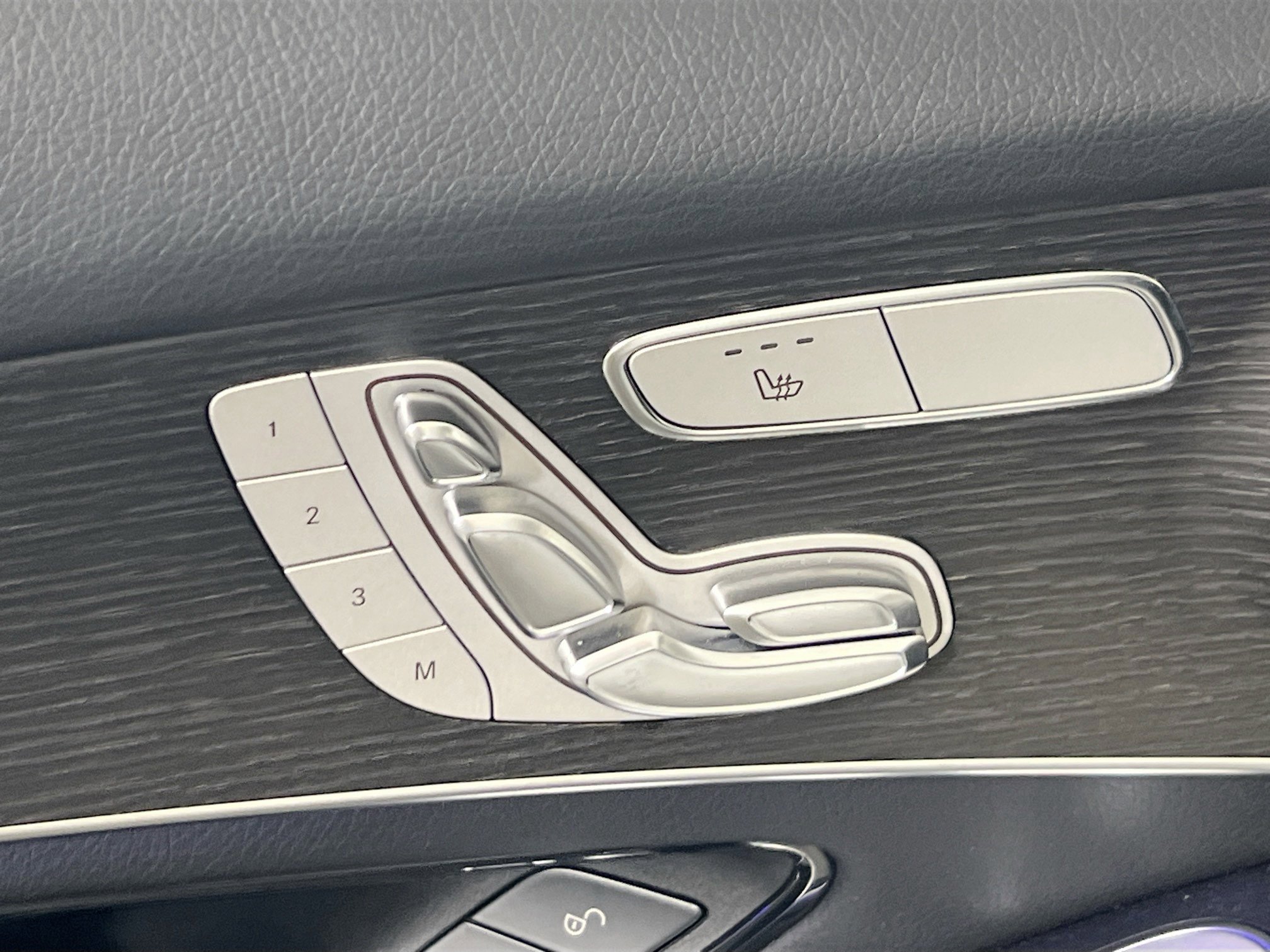 Used 2021 Mercedes-Benz GLC 300 4MATIC image 19