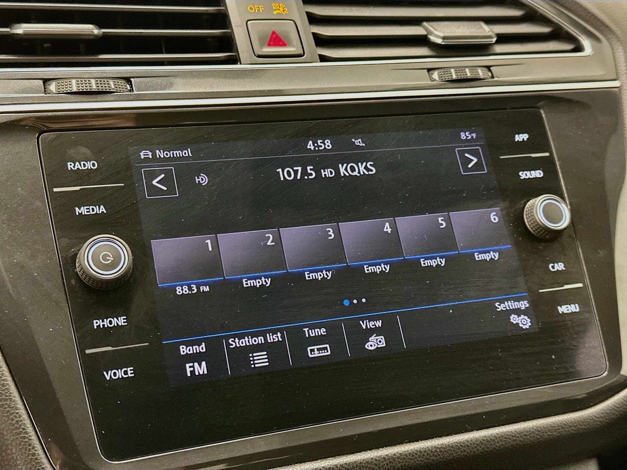 Used 2019 Volkswagen Tiguan SE AWD/4WD image 21