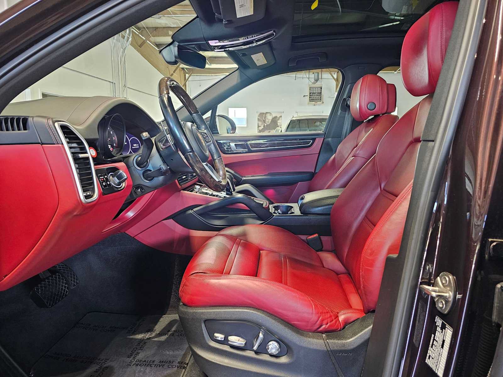 Used 2019 Porsche Cayenne AWD/4WD image 22