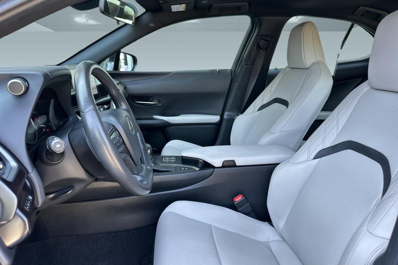 Certified 2023 Lexus UX 250h F Sport w/ Accessory Package (A2) image 5