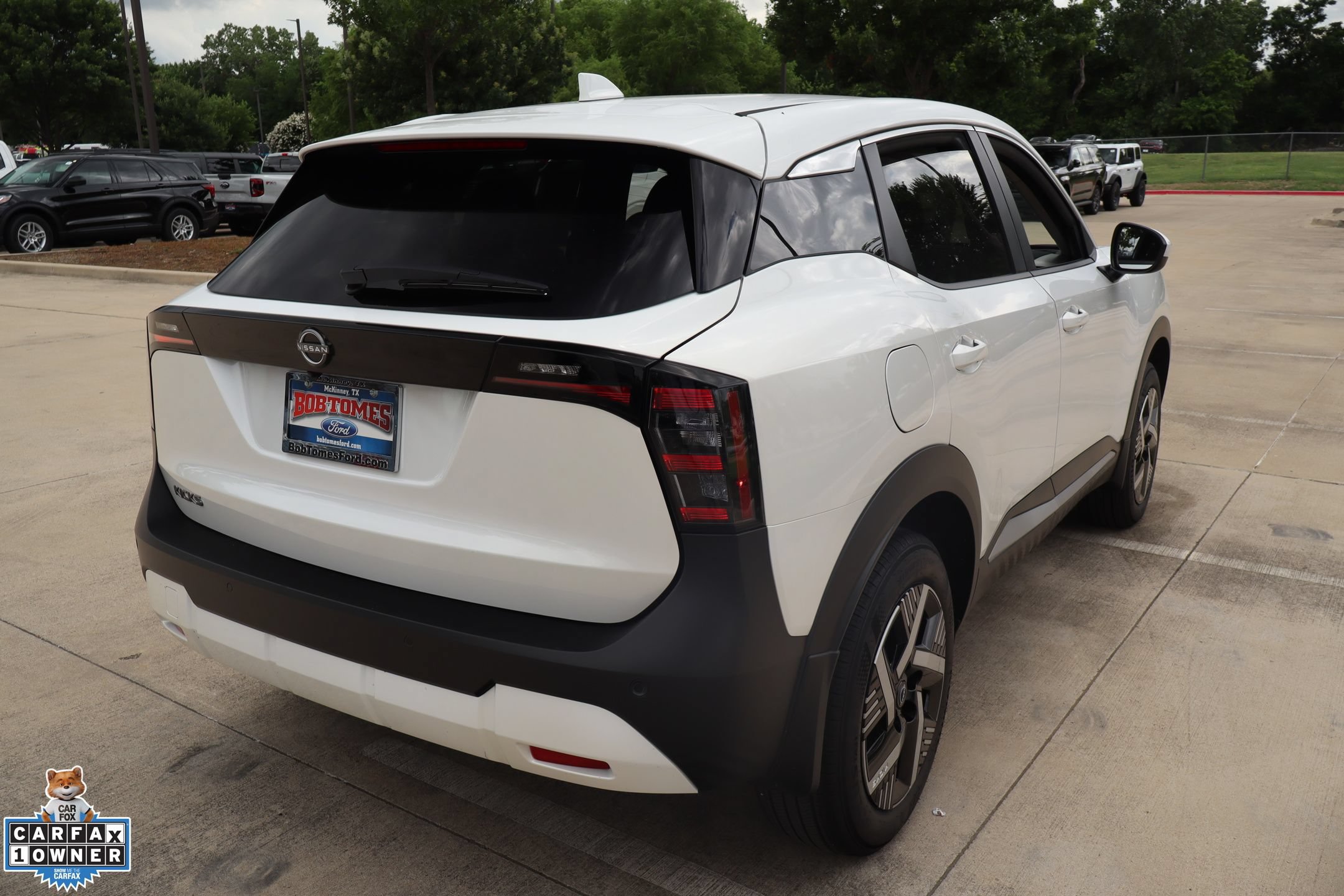 Used 2025 Nissan Kicks SV FWD image 3