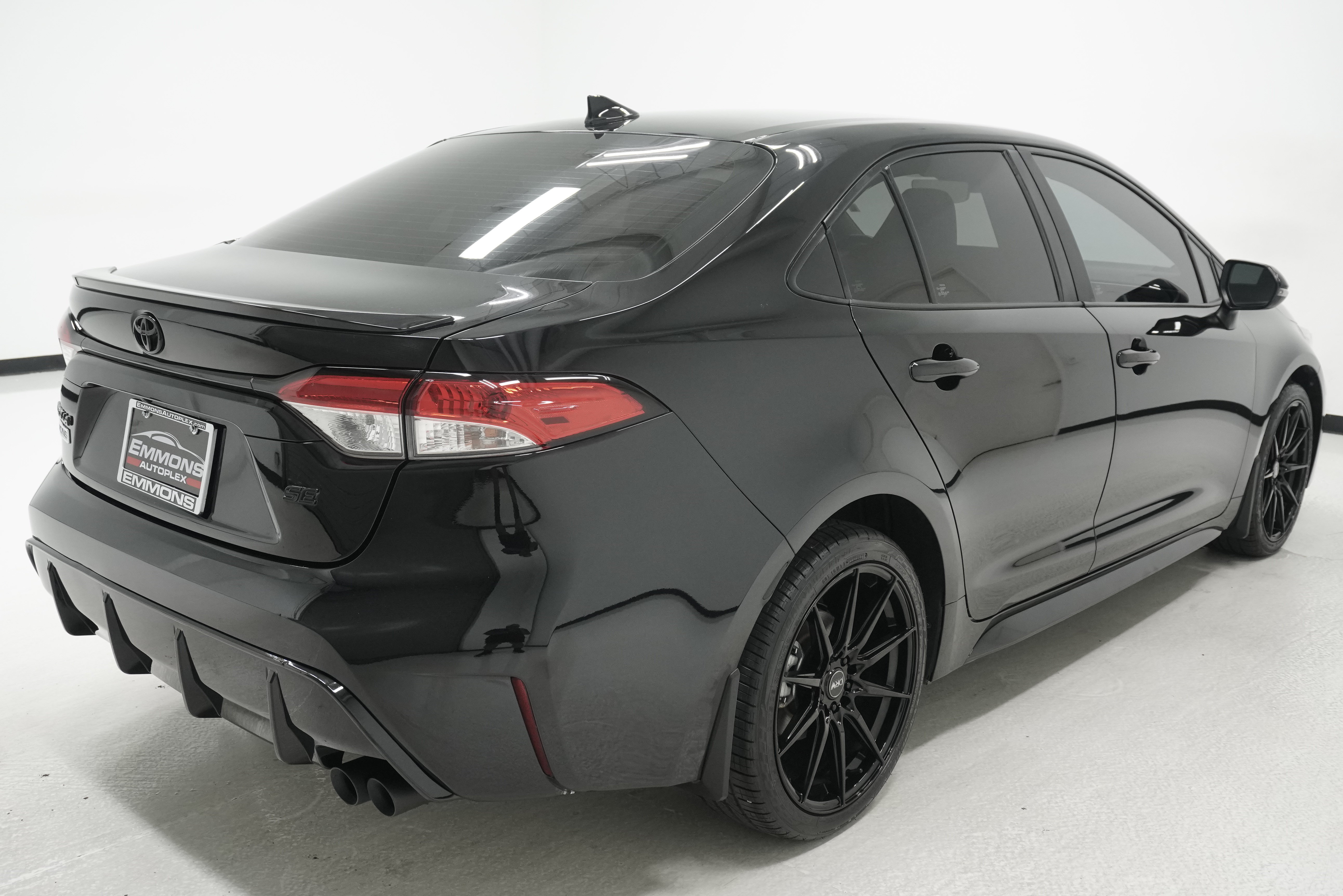 Used 2023 Toyota Corolla SE FWD image 4