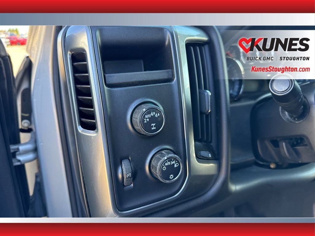 Used 2018 Chevrolet Silverado 1500 LT image 20