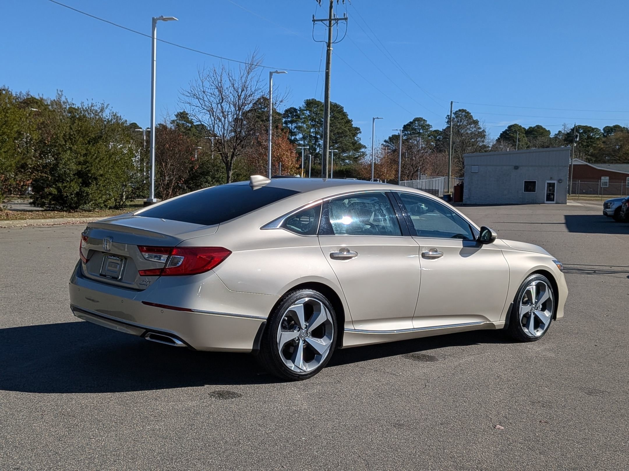 Used 2020 Honda Accord Touring image 4