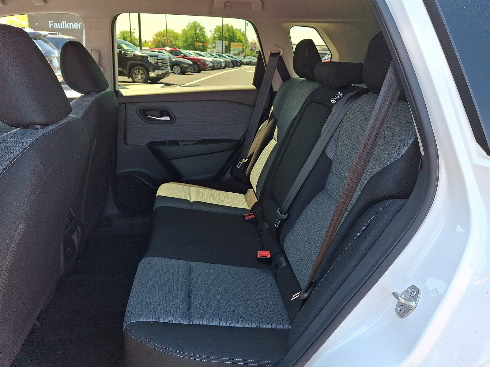 Used 2023 Nissan Rogue SV AWD/4WD image 10