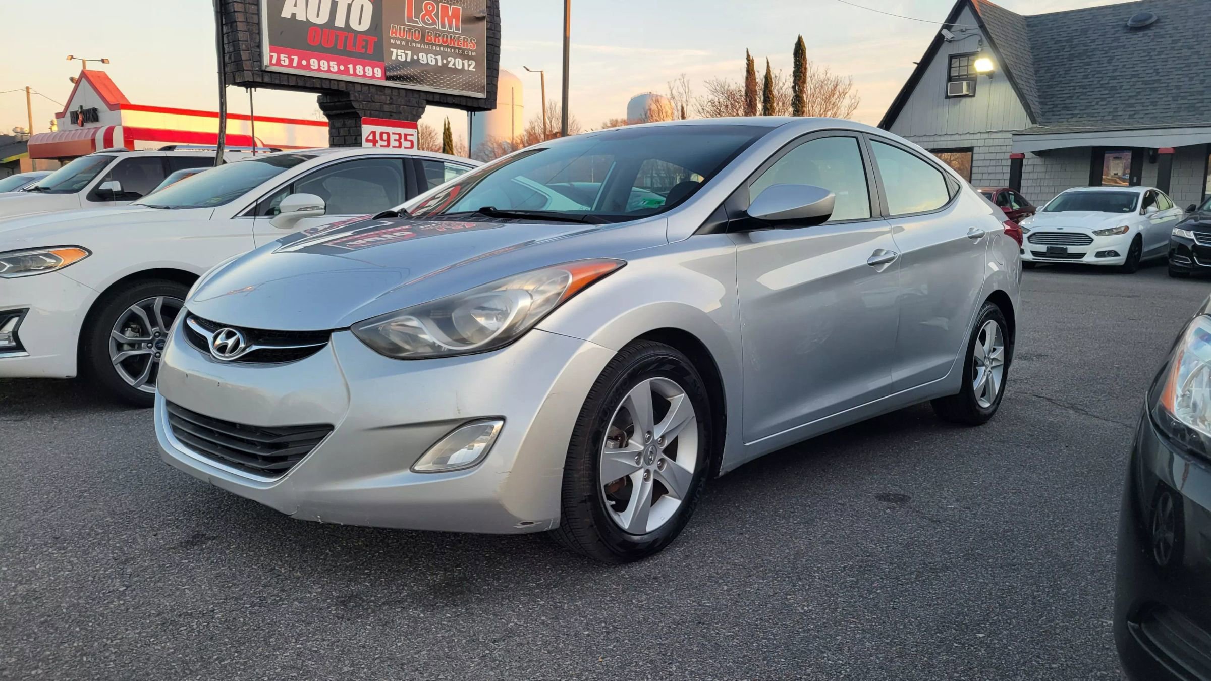 Used 2013 Hyundai Elantra GLS w/ Preferred Pkg image 1