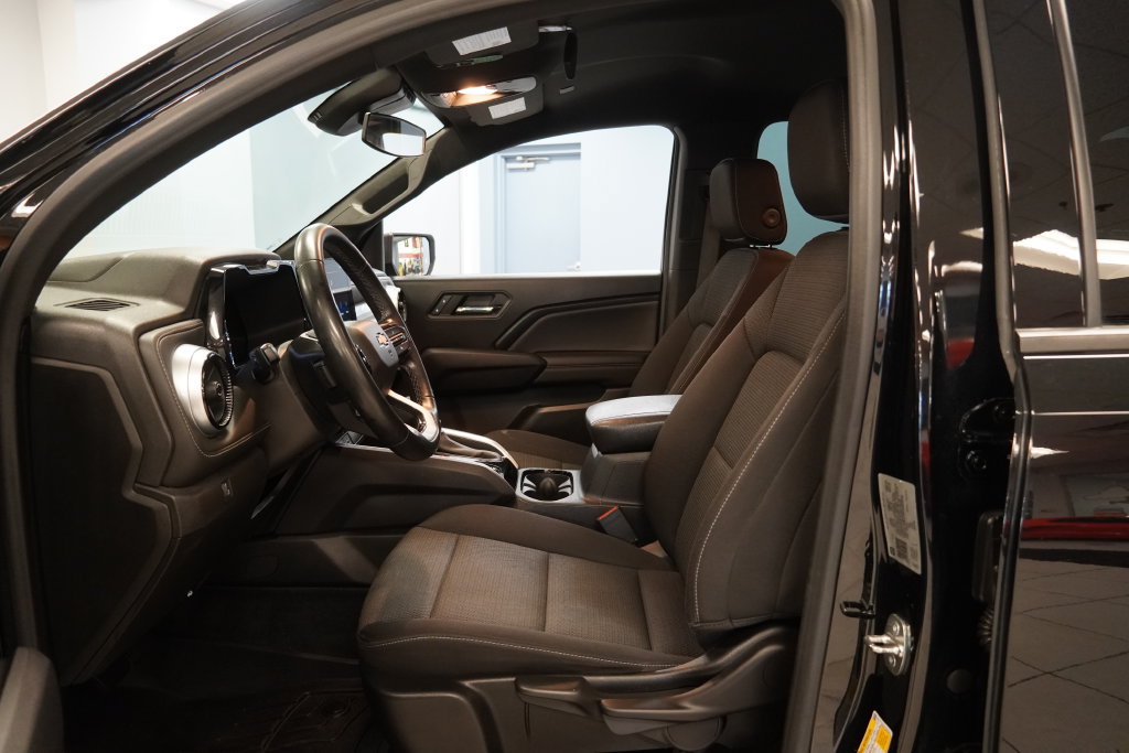 Used 2023 Chevrolet Colorado LT w/ LT Convenience Package AWD/4WD image 5