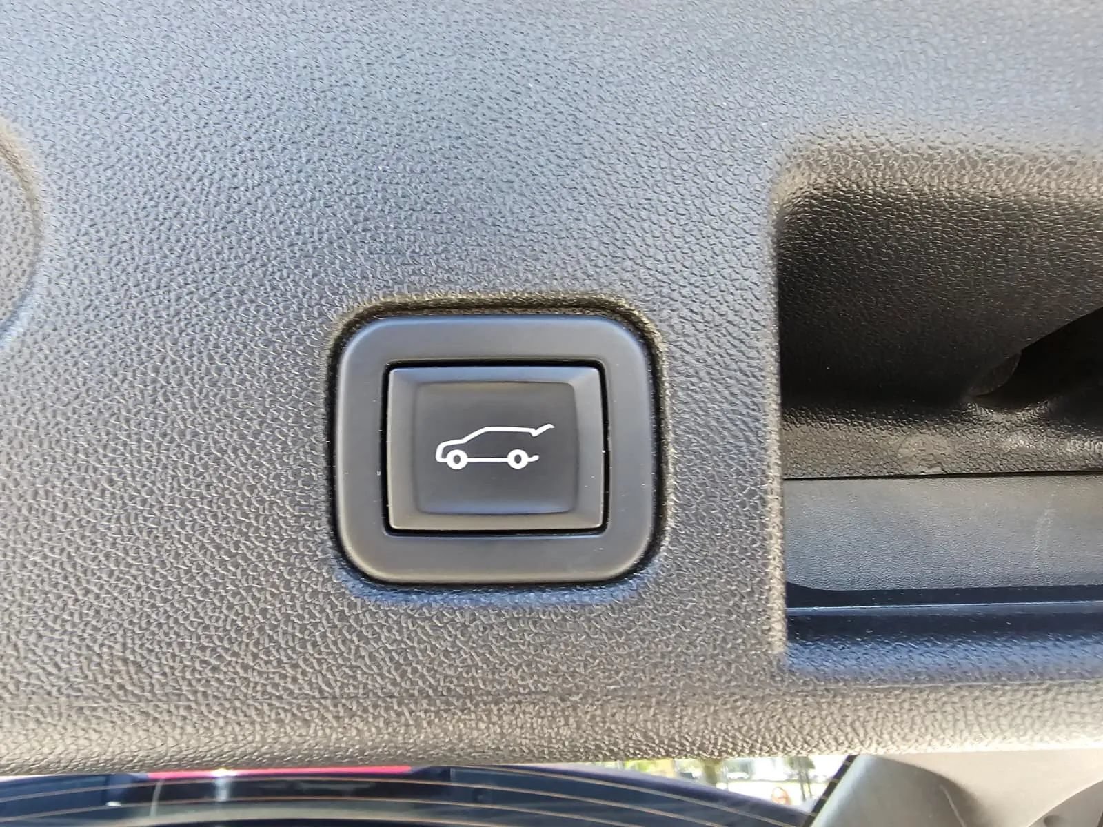 Used 2020 Chevrolet Equinox LT FWD image 15