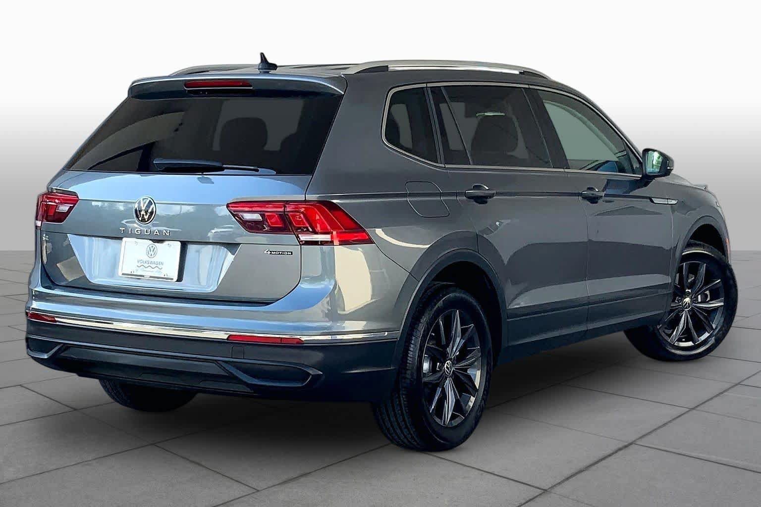 Used 2024 Volkswagen Tiguan SE AWD/4WD image 13