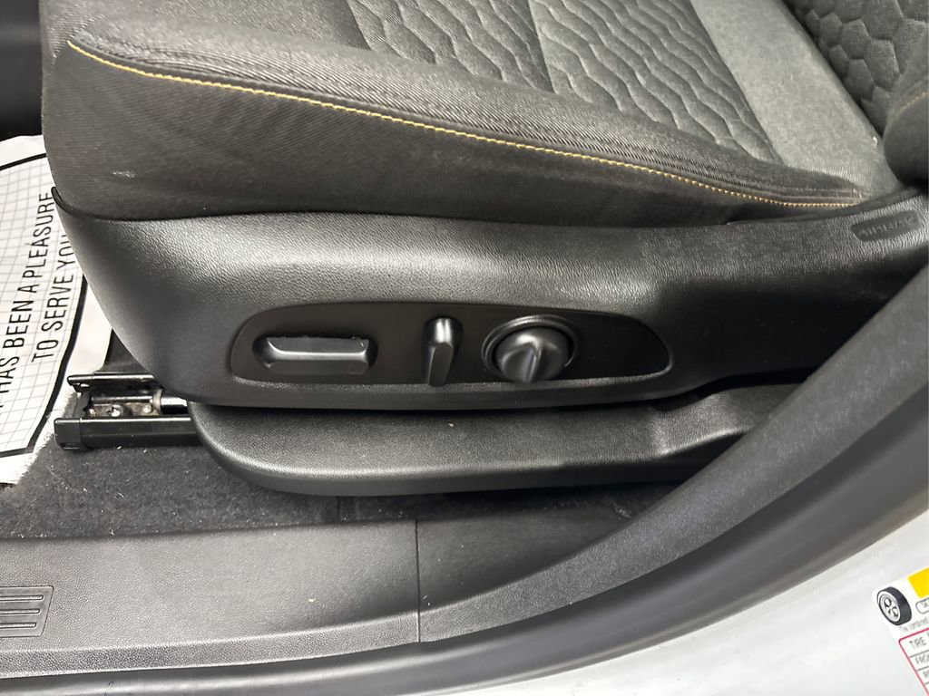 Used 2021 Chevrolet Equinox LT image 35