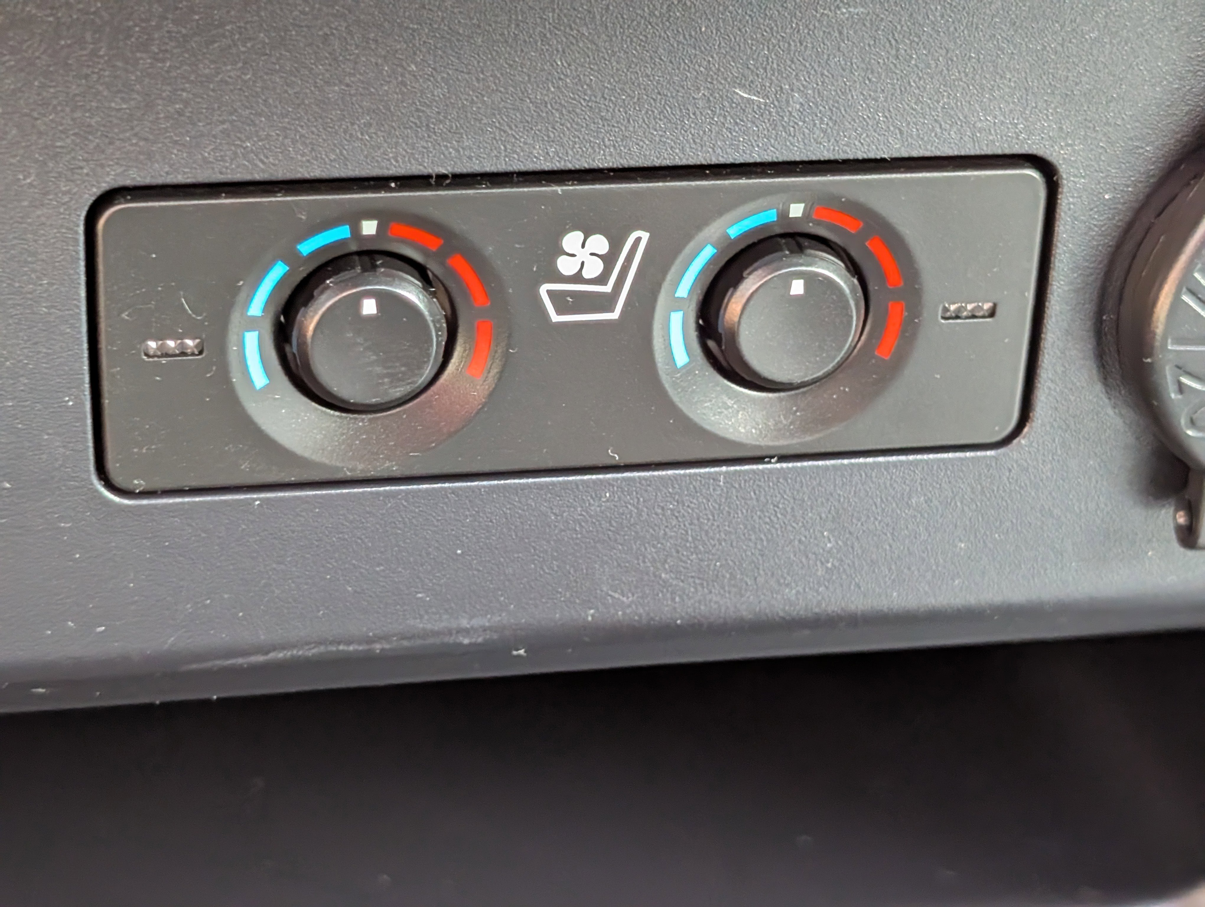 Used 2020 Toyota 4Runner Limited image 25