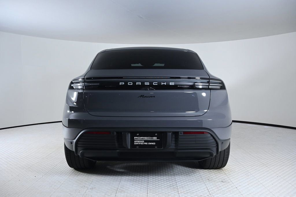 Certified 2025 Porsche Macan Electric image 6