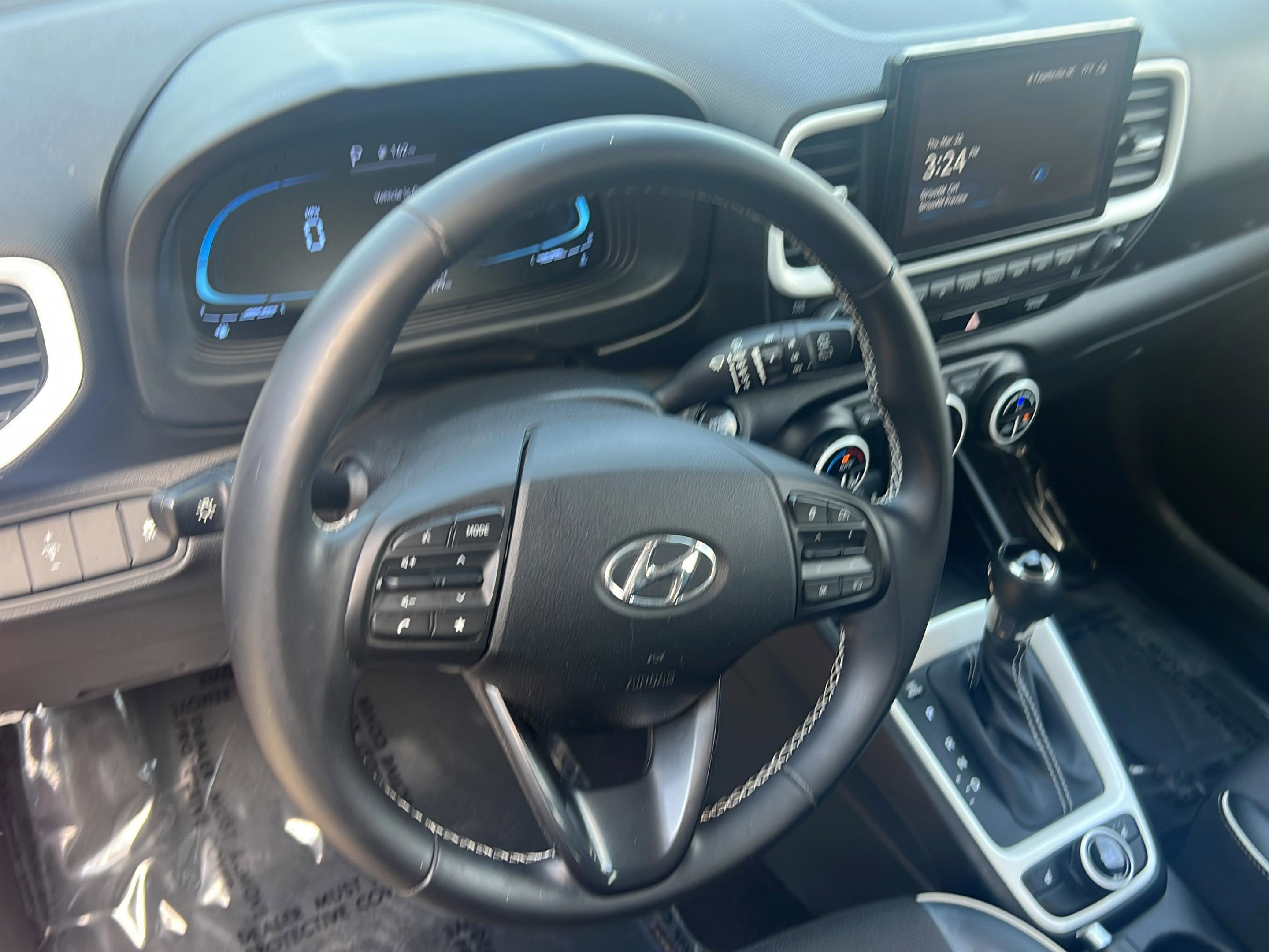 Certified 2023 Hyundai Venue Limited w/ Cargo Package image 9