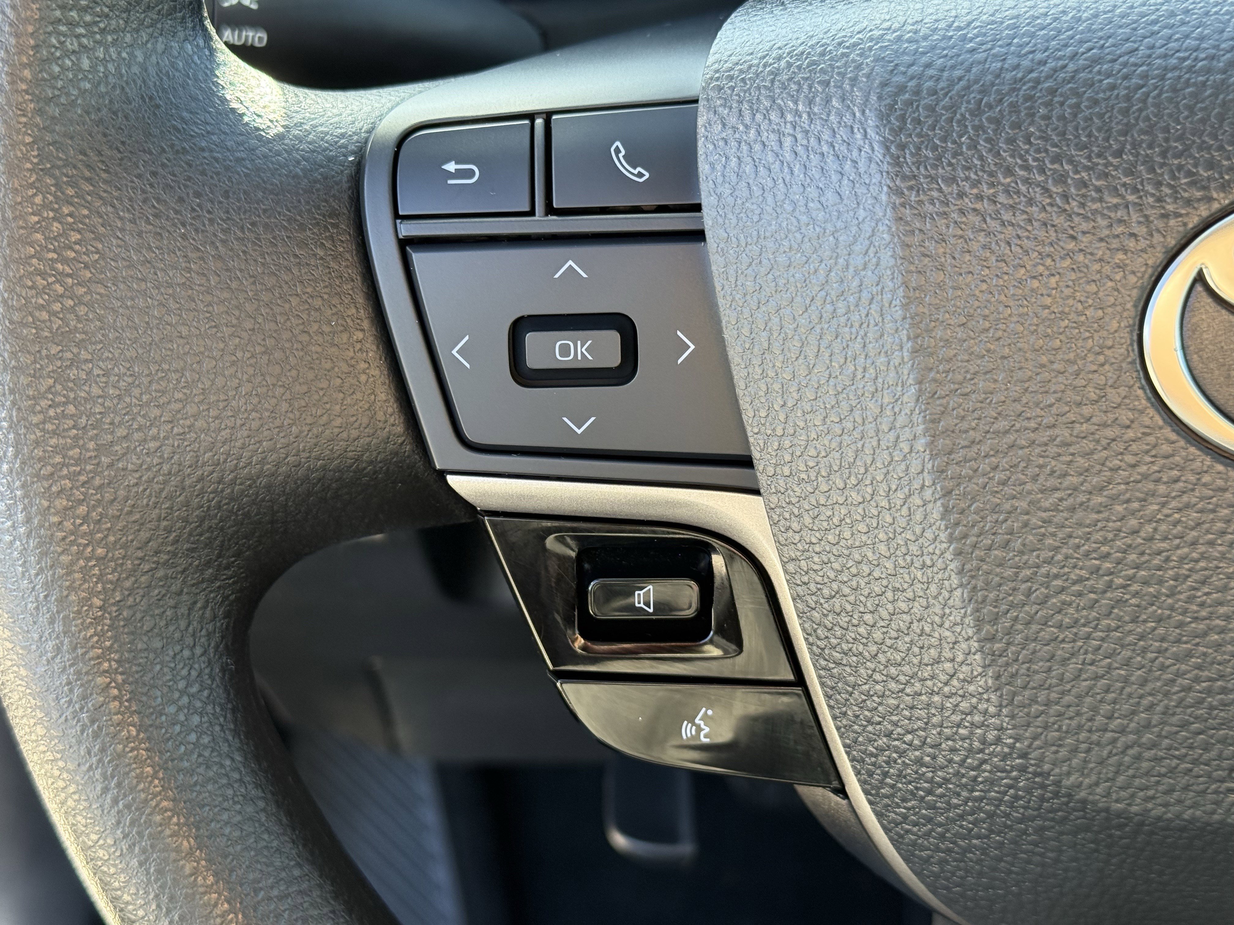 Used 2025 Toyota Camry LE image 16