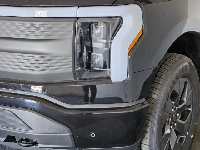 New 2025 Ford F150 Lightning Flash AWD/4WD image 6