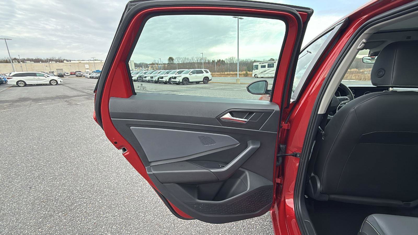 Used 2025 Volkswagen Jetta SEL image 23