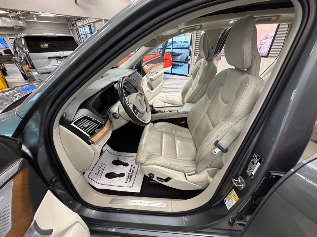 Used 2017 Volvo XC90 T6 Inscription w/ Vision Package image 60