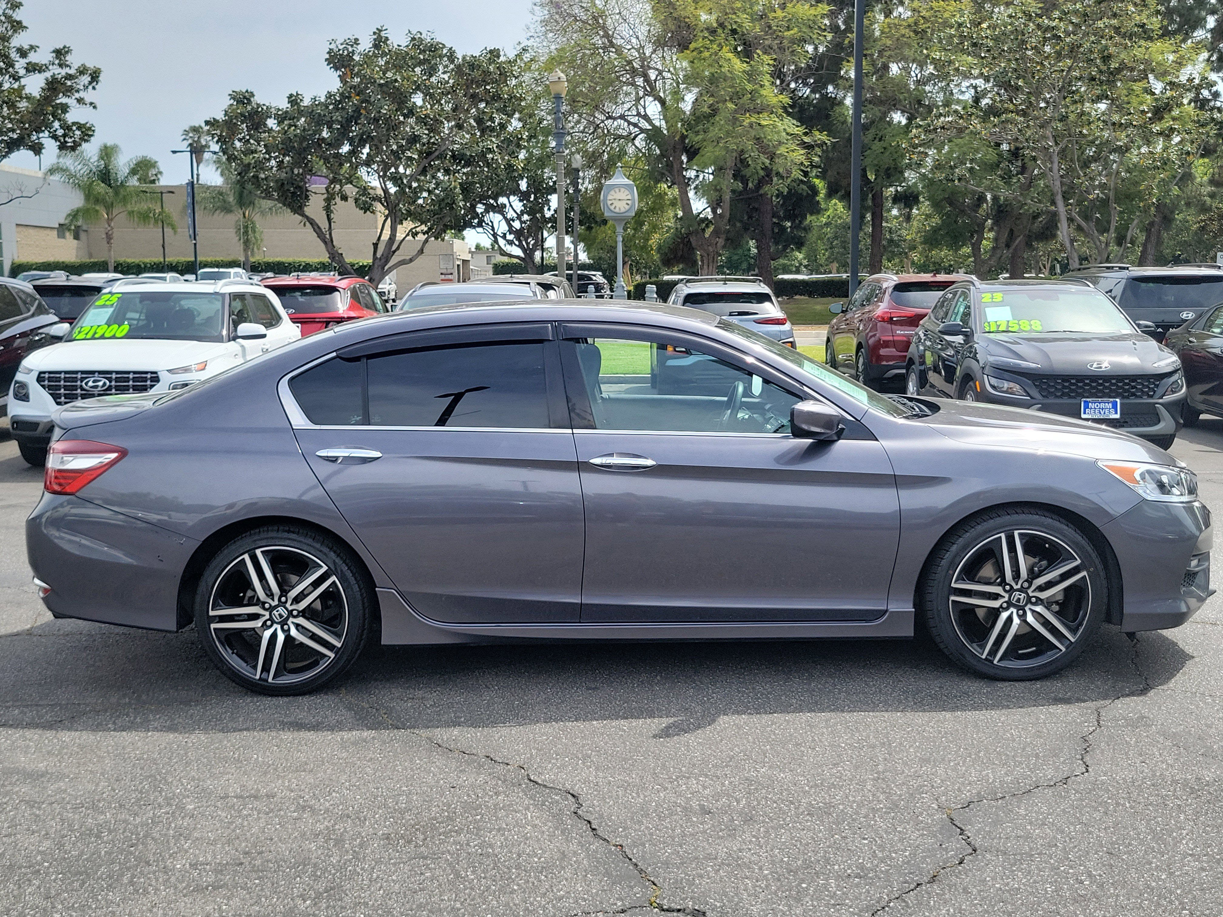 Used 2017 Honda Accord Sport image 4