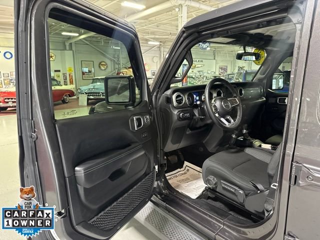 Used 2021 Jeep Wrangler Unlimited Sahara w/ Cold Weather Group AWD/4WD image 14