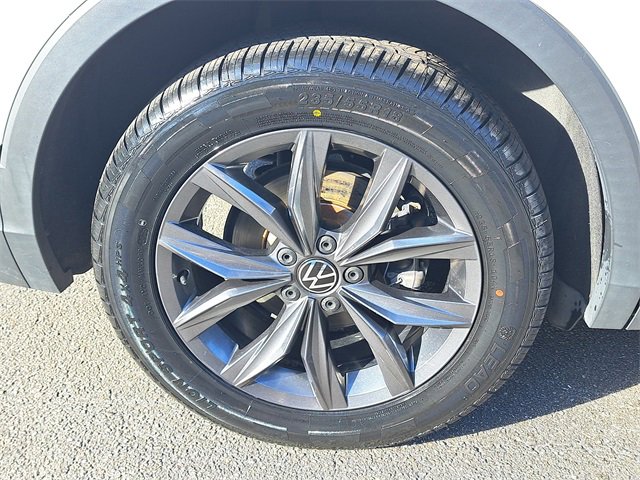 Used 2023 Volkswagen Tiguan SE image 7