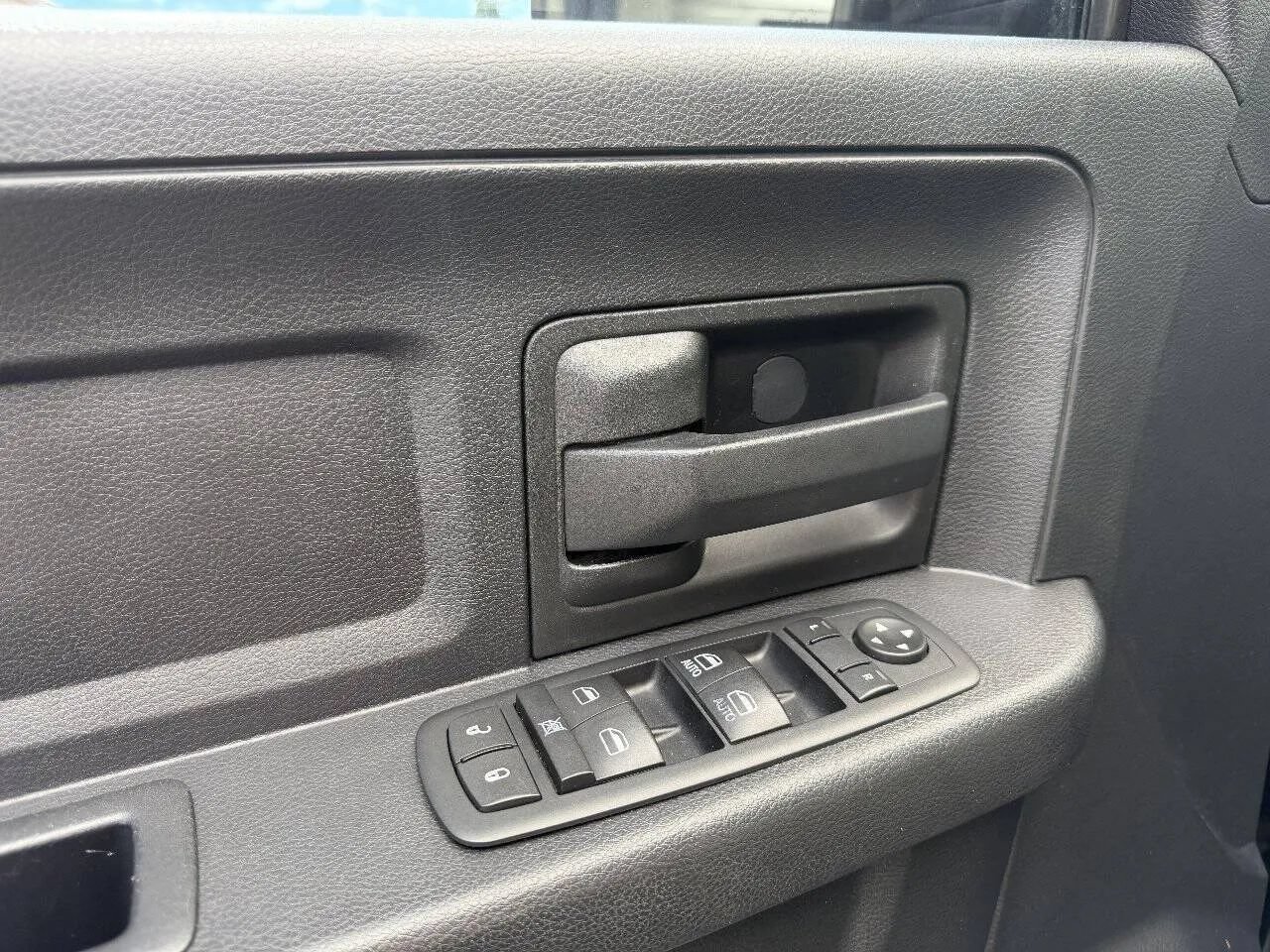 Used 2015 RAM 1500 Express AWD/4WD image 14
