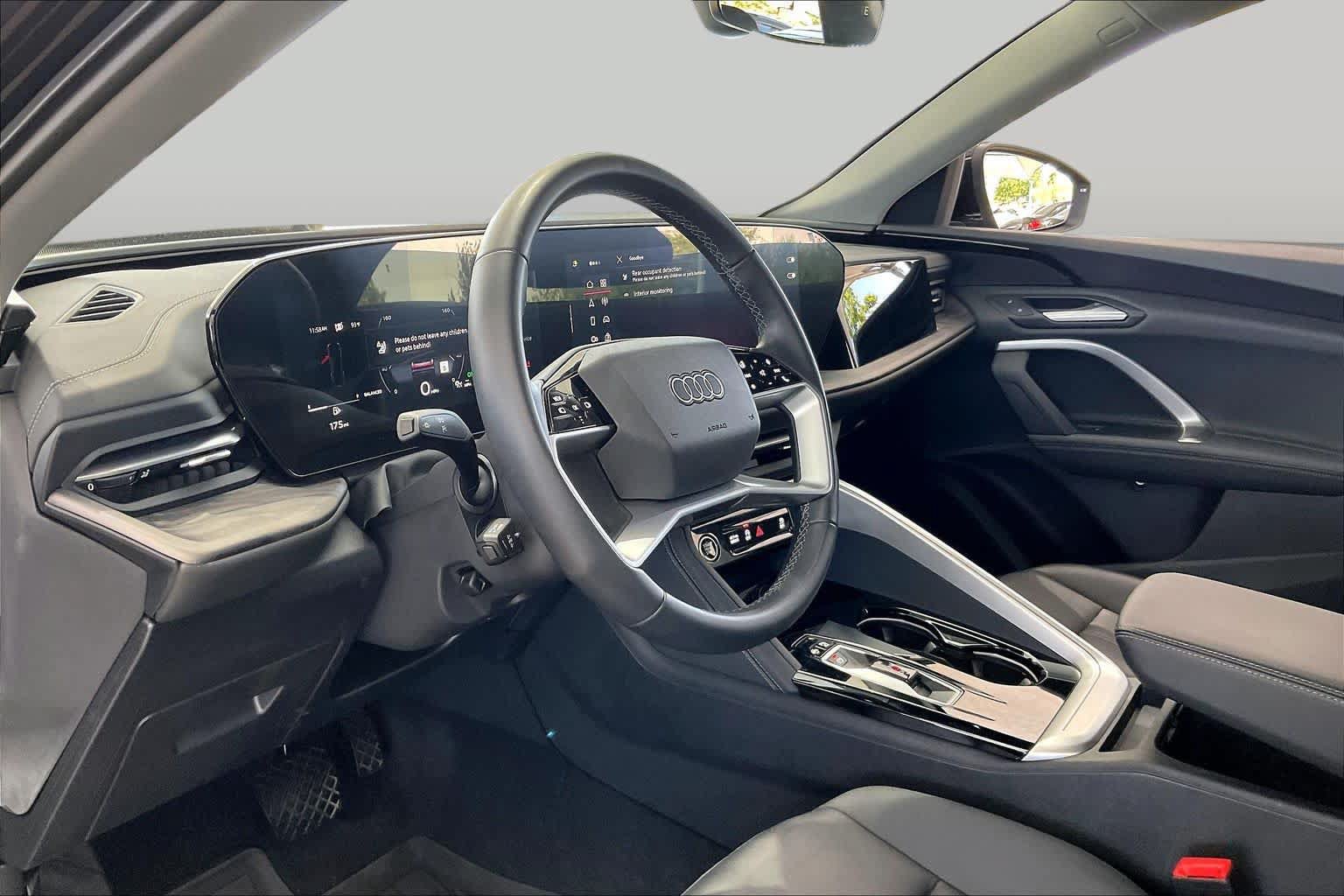 Used 2025 Audi Q5 Premium w/ Convenience Package AWD/4WD image 17