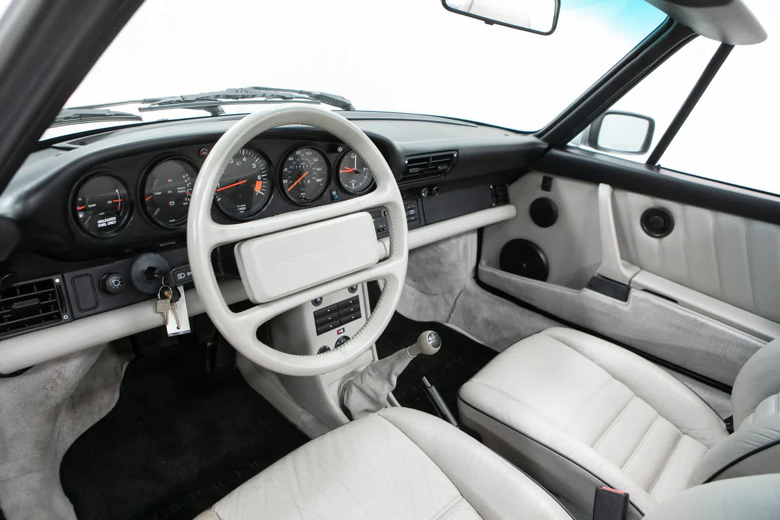 Used 1989 Porsche 911 Carrera image 4