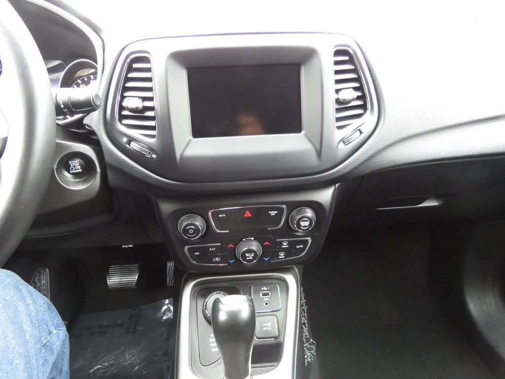 Used 2019 Jeep Compass Latitude w/ Popular Equipment Group AWD/4WD image 24